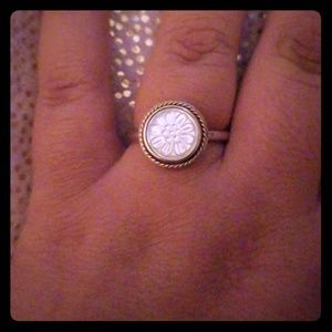 Mother of Pearl Daisy Pandora Ring, size 9